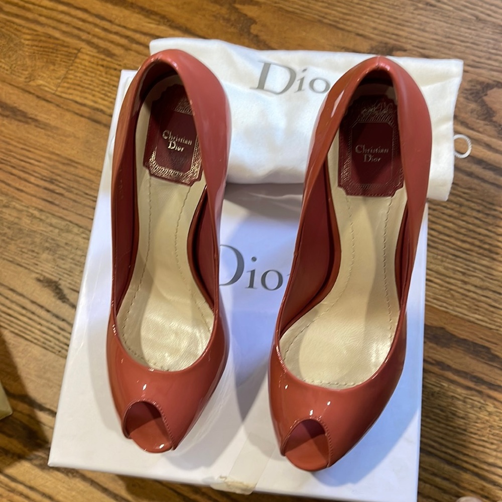 DIOR PATENT LEATHER PEEP TOE